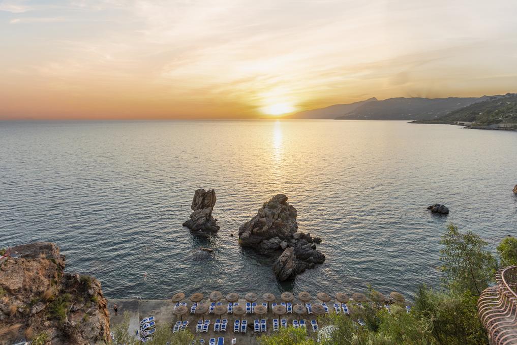 Almaris Sea View Restaurant