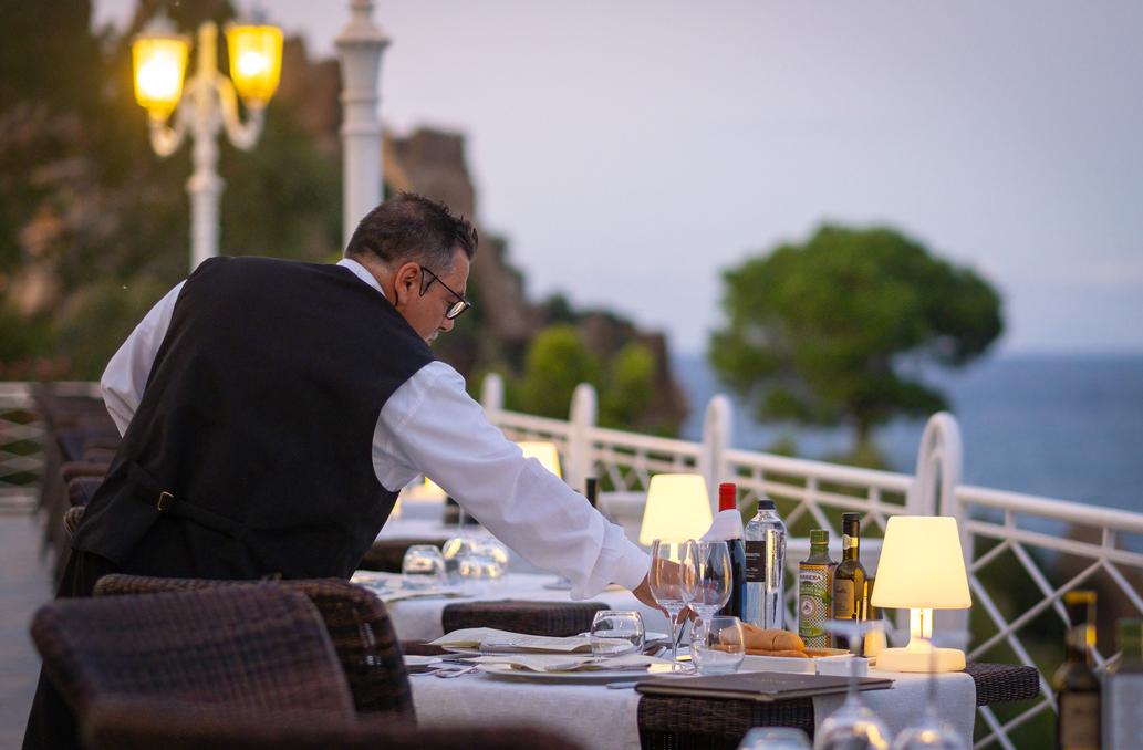 Almaris Sea View Restaurant