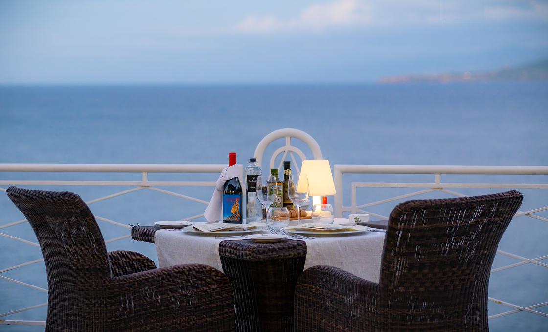 Almaris Sea View Restaurant