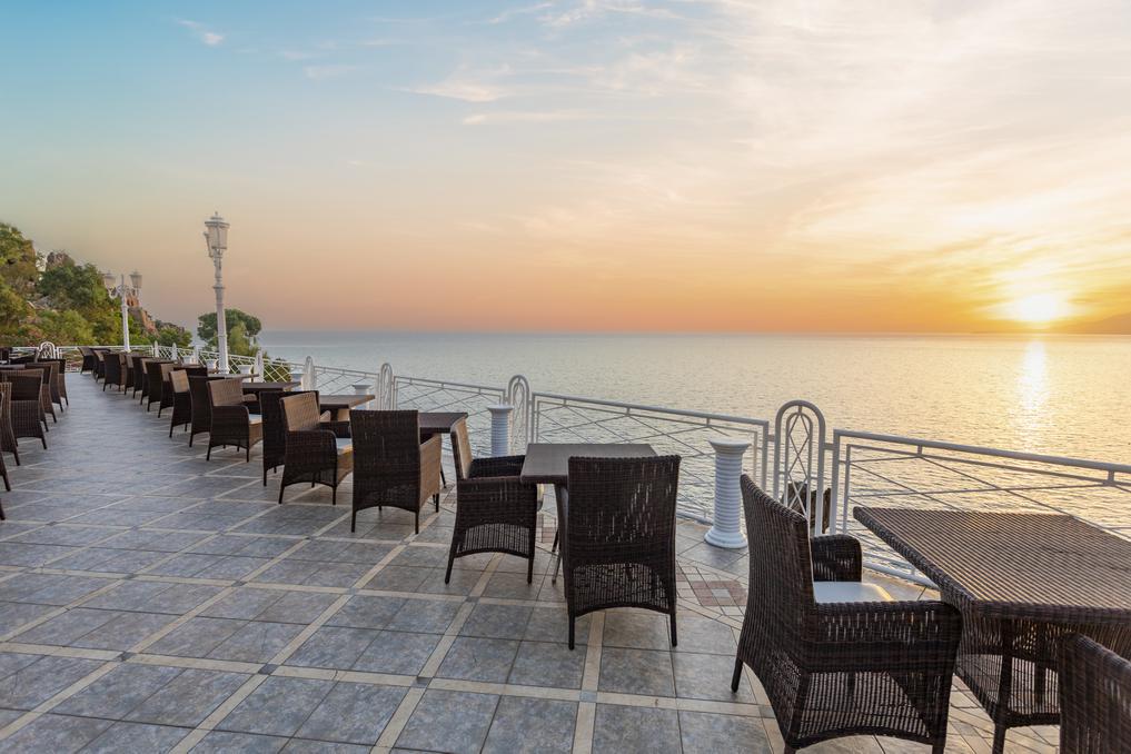 Almaris Sea View Restaurant