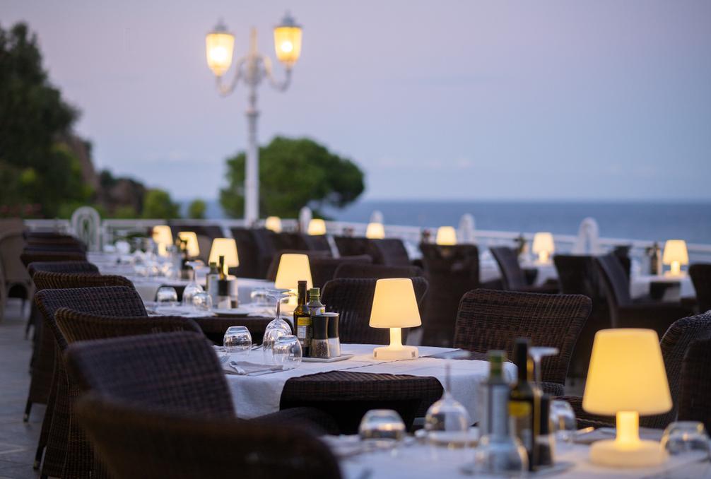 Almaris Sea View Restaurant