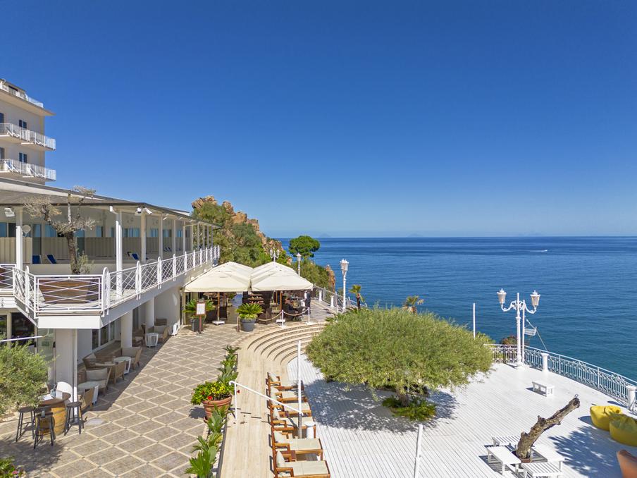 Almaris Sea View Restaurant