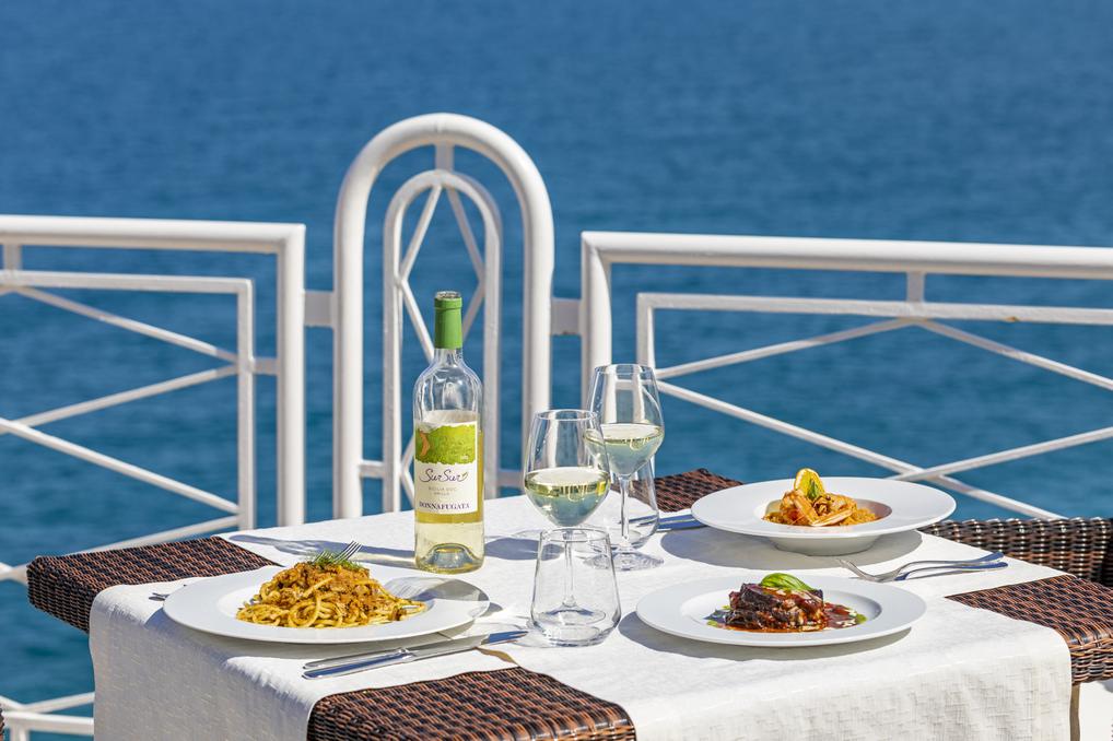 Almaris Sea View Restaurant