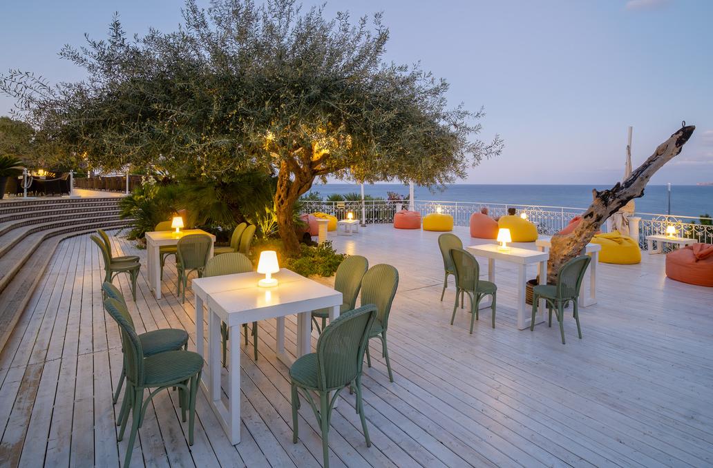 Almaris Sea View Restaurant